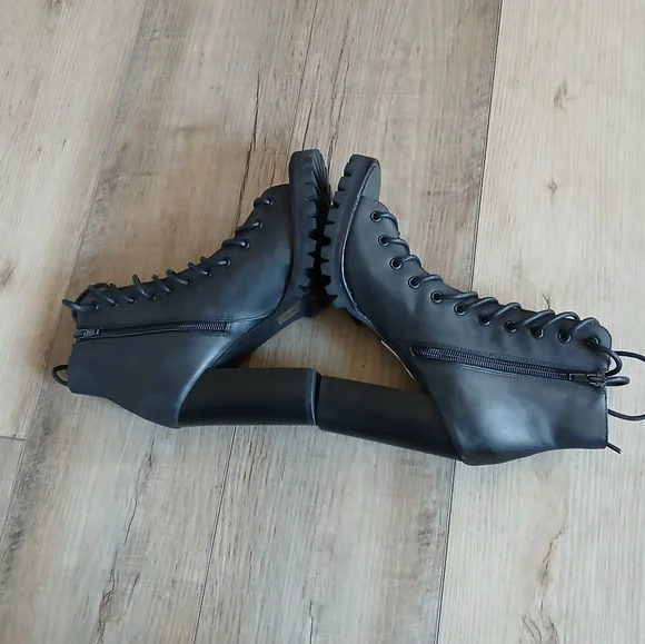 New Jeffrey Campbell Palermo x Free People black leather boots. Size 8.5 - Picture 6 of 9